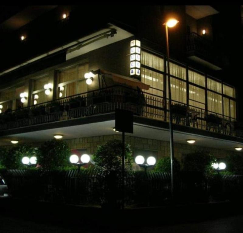 רימיני Hotel Luca מראה חיצוני תמונה