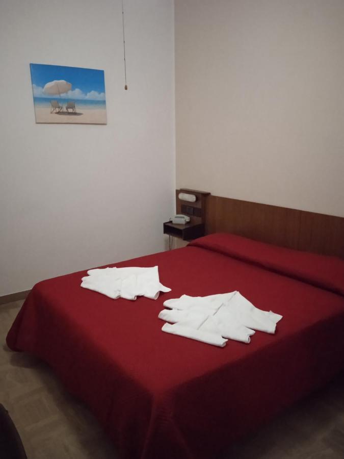 רימיני Hotel Luca מראה חיצוני תמונה