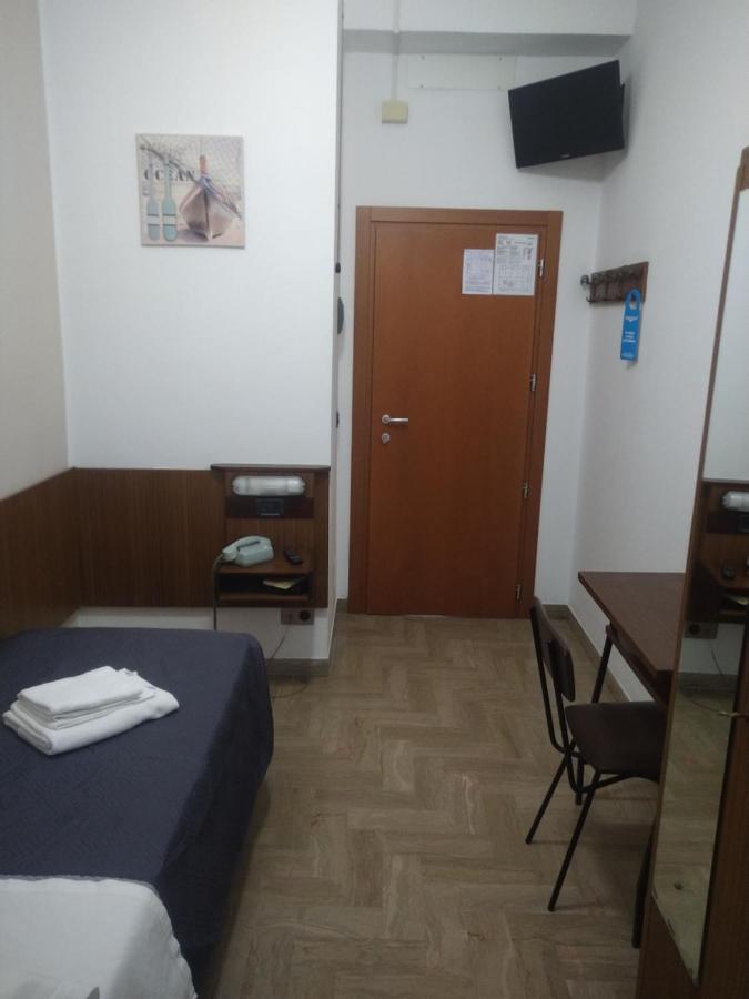 רימיני Hotel Luca מראה חיצוני תמונה