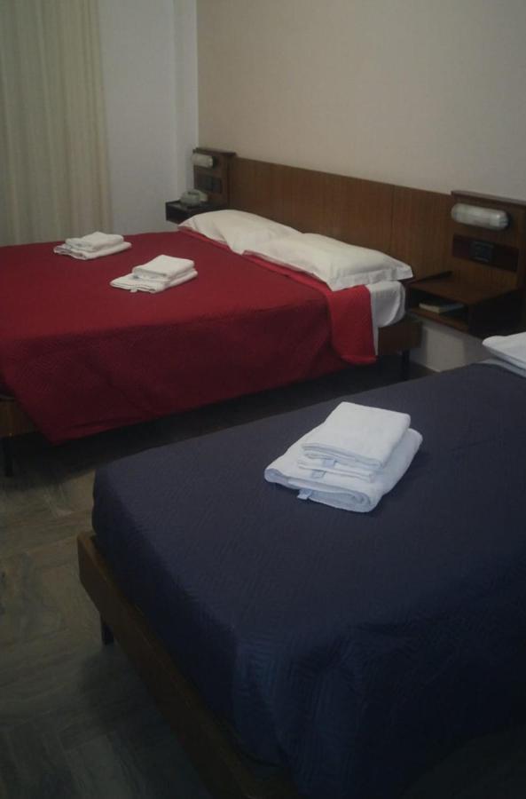 רימיני Hotel Luca מראה חיצוני תמונה