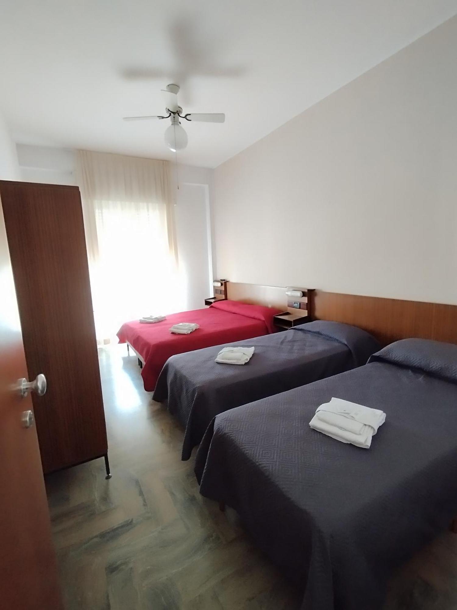 רימיני Hotel Luca מראה חיצוני תמונה