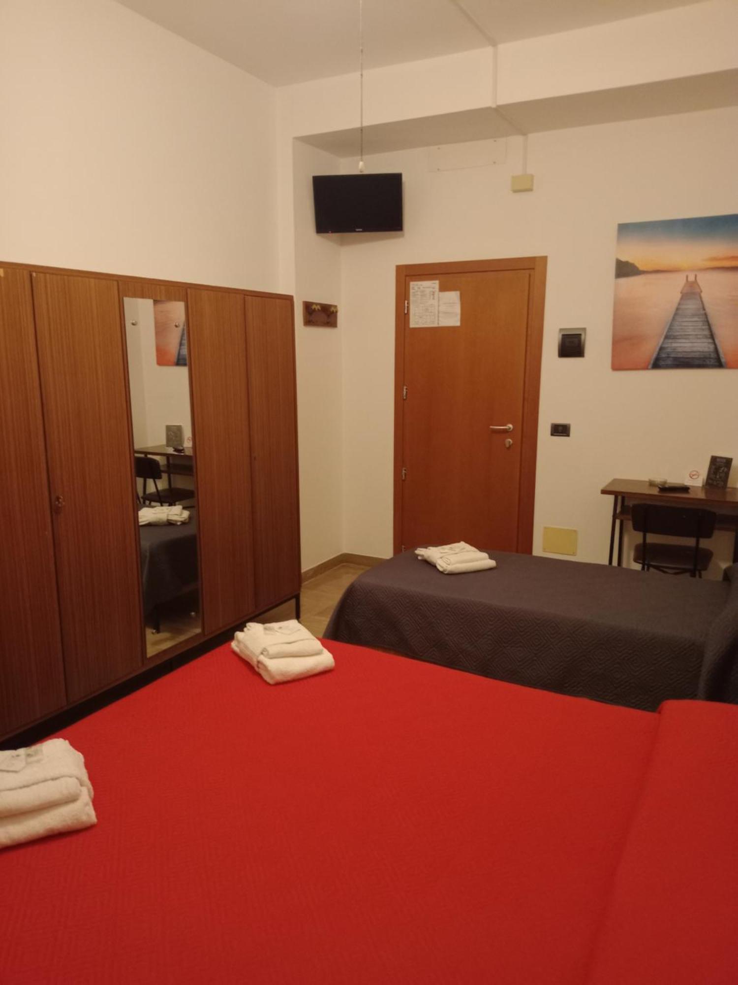 רימיני Hotel Luca מראה חיצוני תמונה