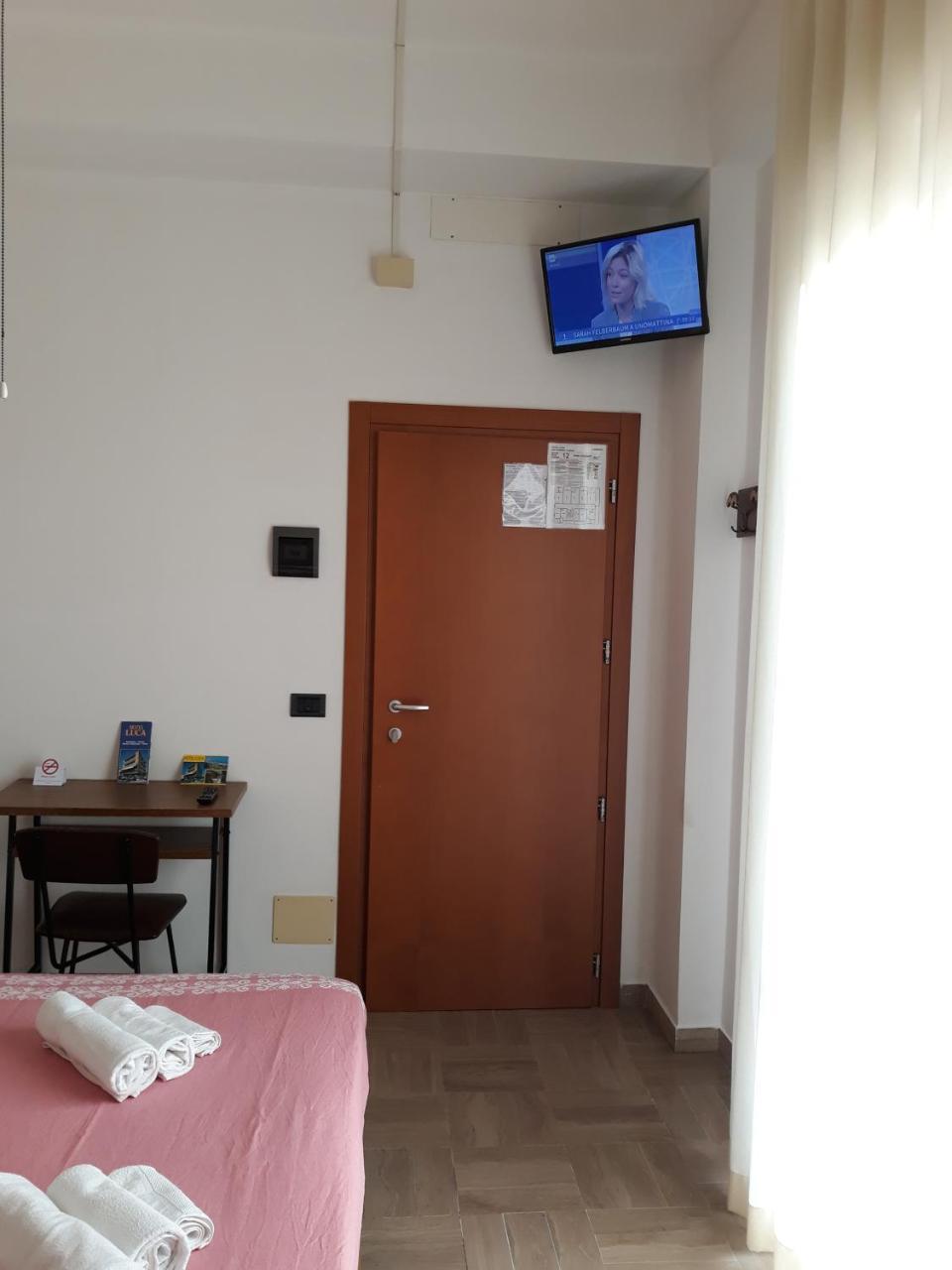 רימיני Hotel Luca מראה חיצוני תמונה
