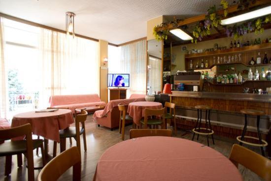 רימיני Hotel Luca מראה חיצוני תמונה
