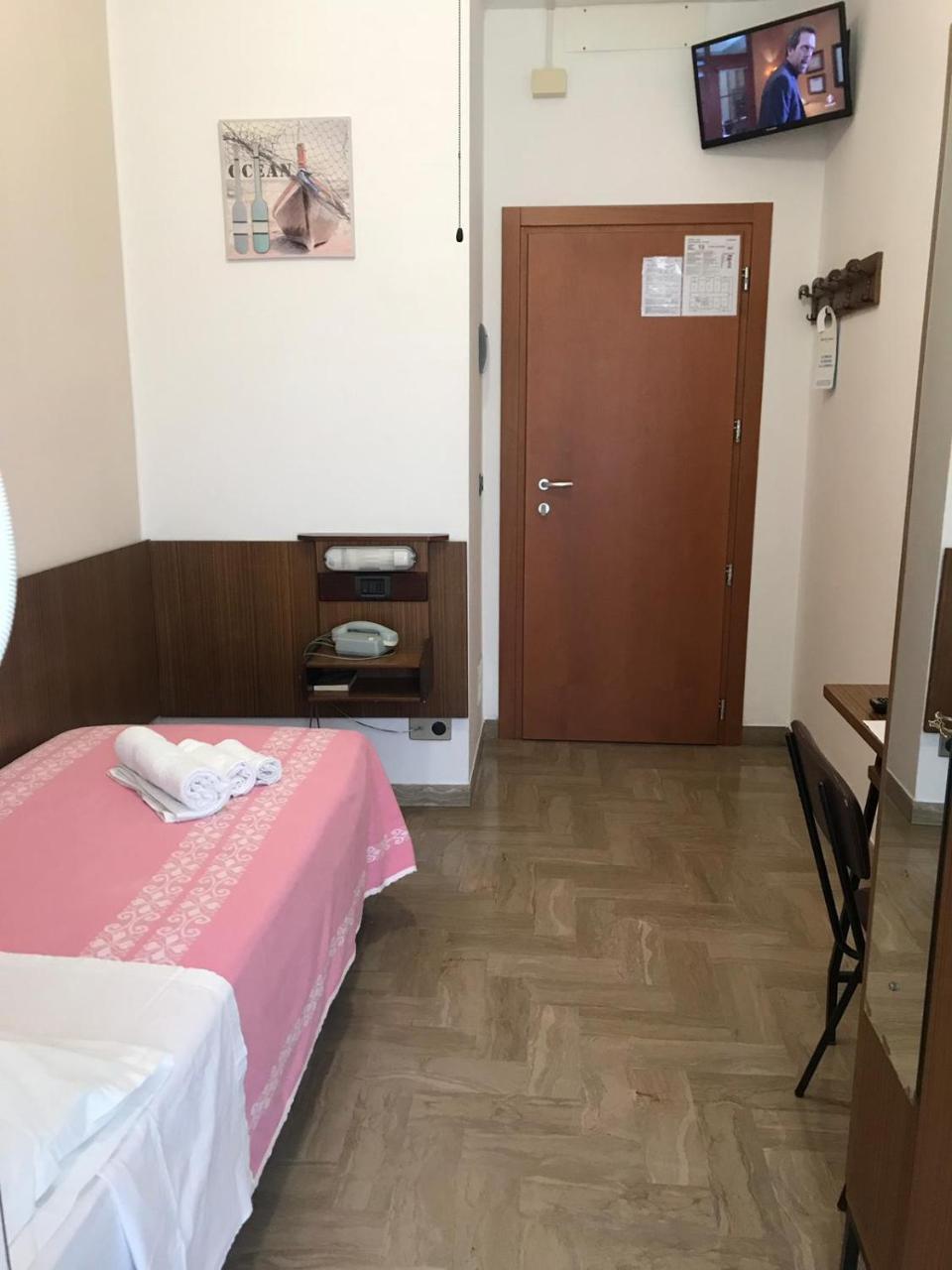 רימיני Hotel Luca מראה חיצוני תמונה